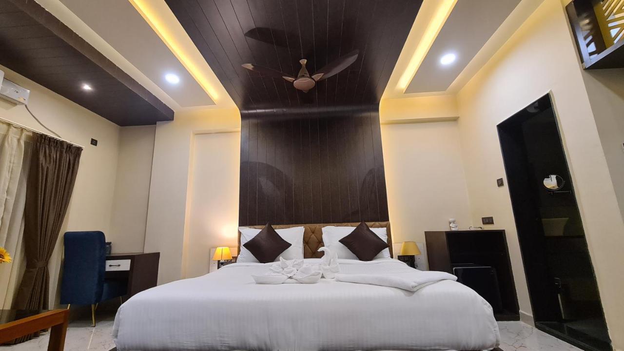 Hotel Eden Karwar Eksteriør billede