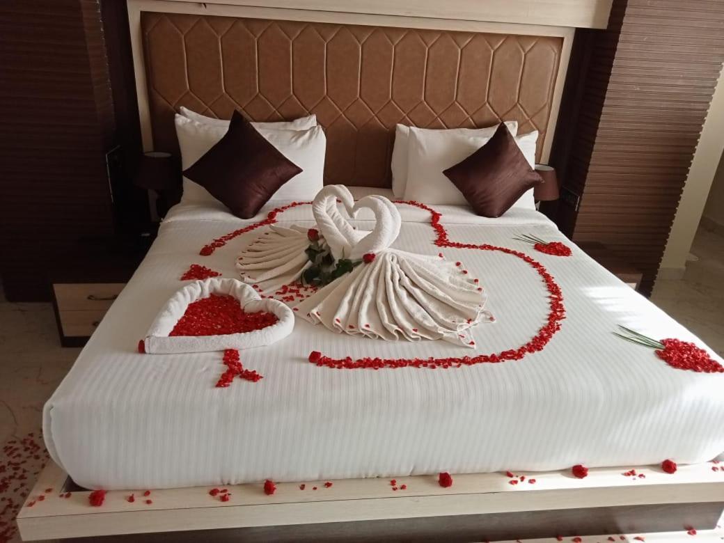 Hotel Eden Karwar Eksteriør billede