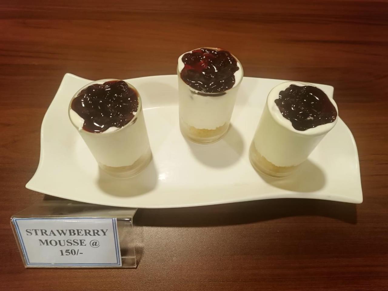 Hotel Eden Karwar Eksteriør billede